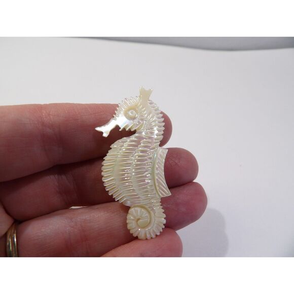 Vintage carved mother of pearl seahorse pin, white, 1.75" length - Picture 3 of 12
